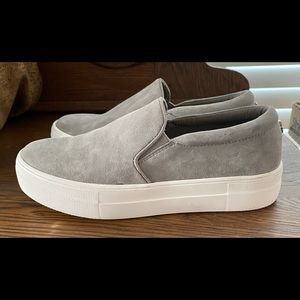 NWOT - Steve Madden Women’s Gills